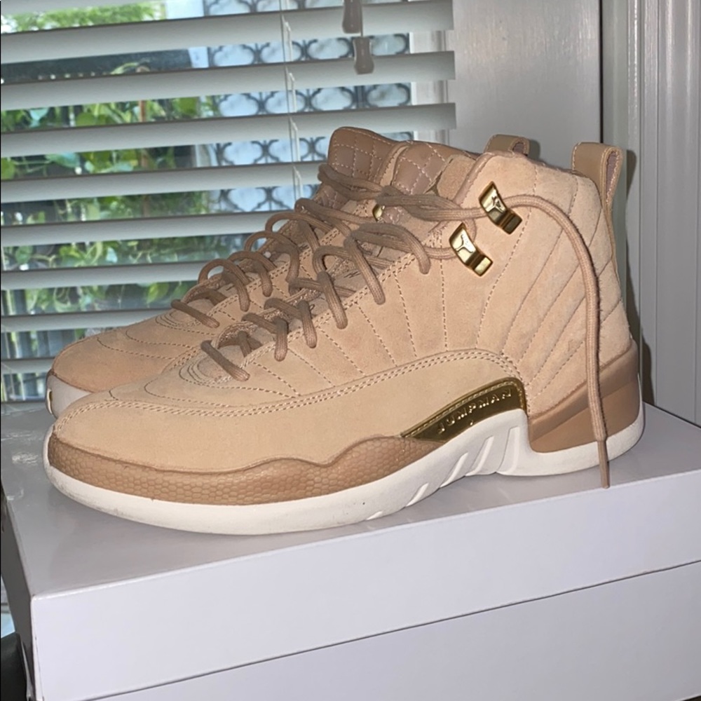 ‼️SOLD‼️WMNS Air Jordan 12 Retro size 7.5